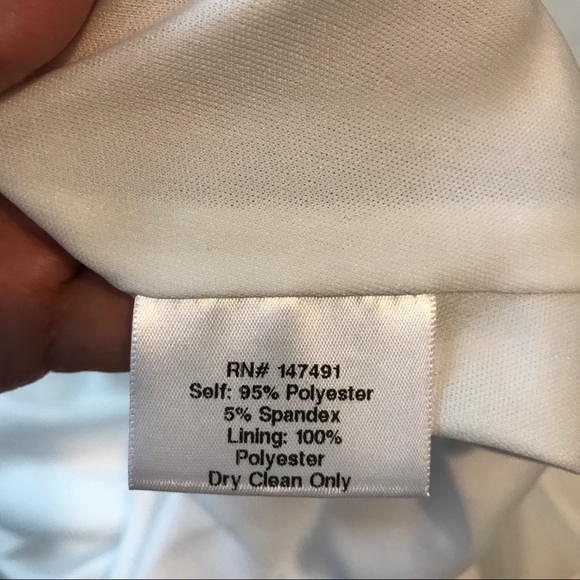 NOEL AND JEAN White Off The Shoulder Gown 🤍 - Picture 8 of 8